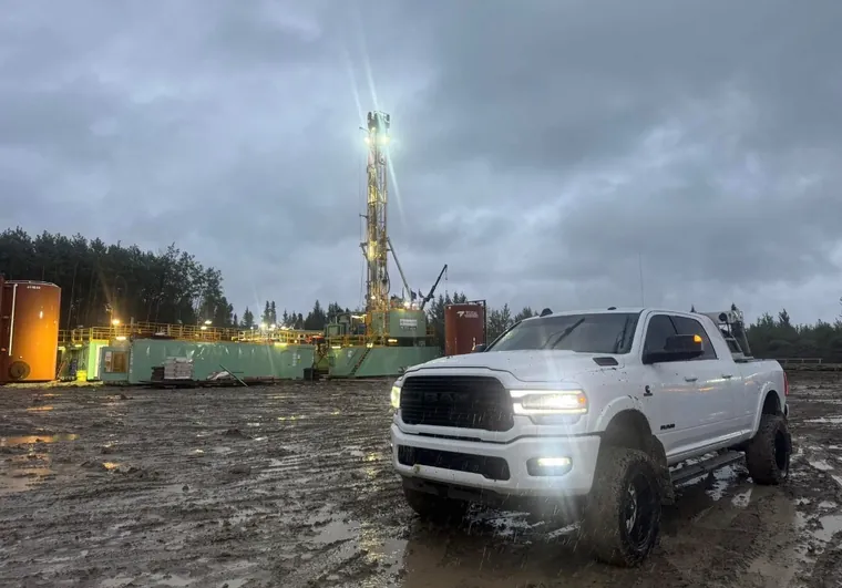 In close at the rig